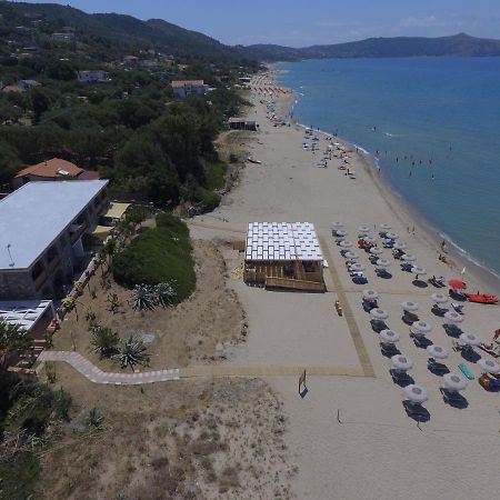 Residence Le Palme - Appartamenti Sul Mare - Spiaggia Tra Palinuro E Caprioli Pisciotta Kültér fotó