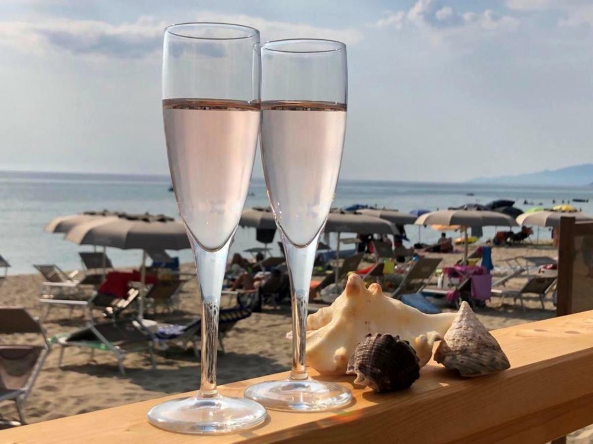 Residence Le Palme - Appartamenti Sul Mare - Spiaggia Tra Palinuro E Caprioli Pisciotta Kültér fotó